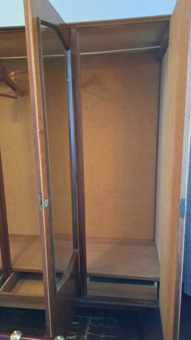 Guarda fatos vintage