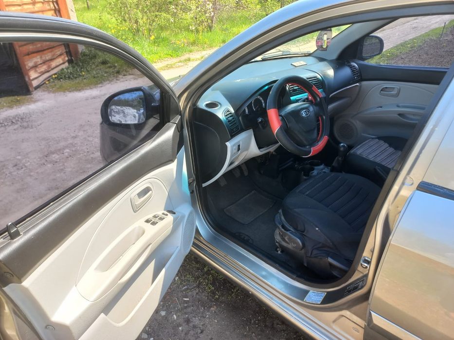 Автомобиль киа пиканта