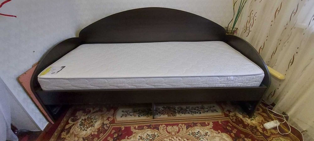 Продам кровать, в гарному стані