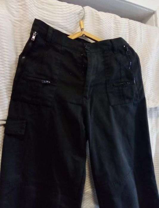 Черные штаны карго