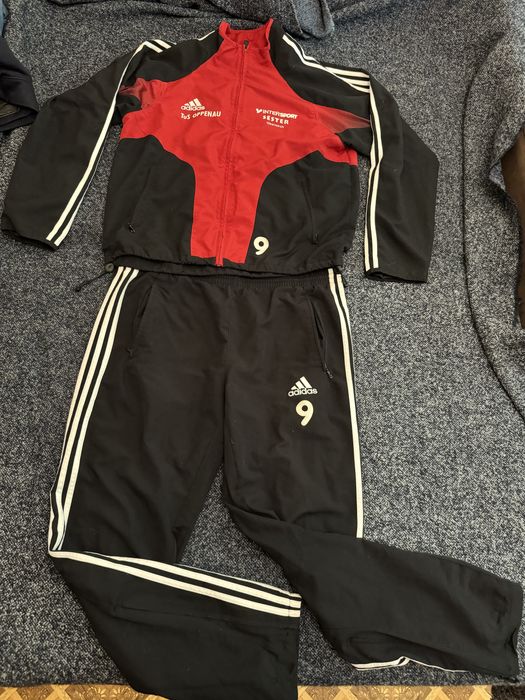 Спортивный костюм adidas