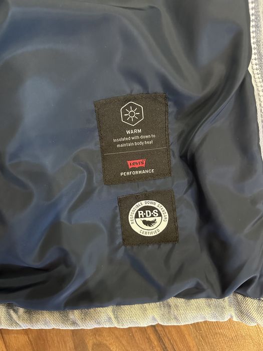 Levis пуховик  M