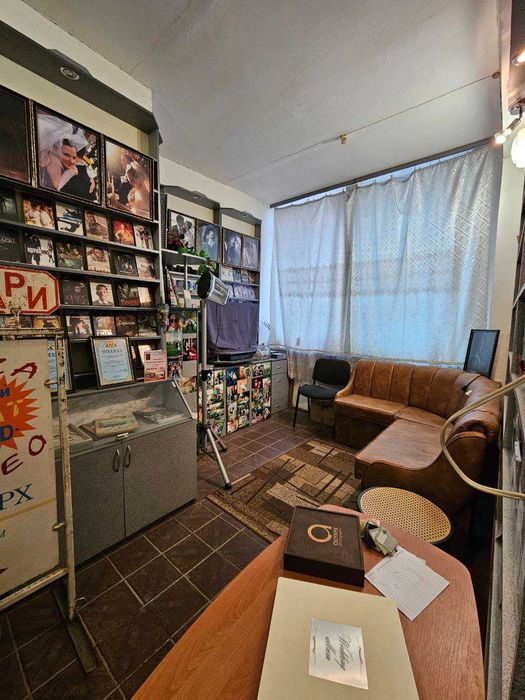 Комерція навпроти Велесу 2пов 12м2