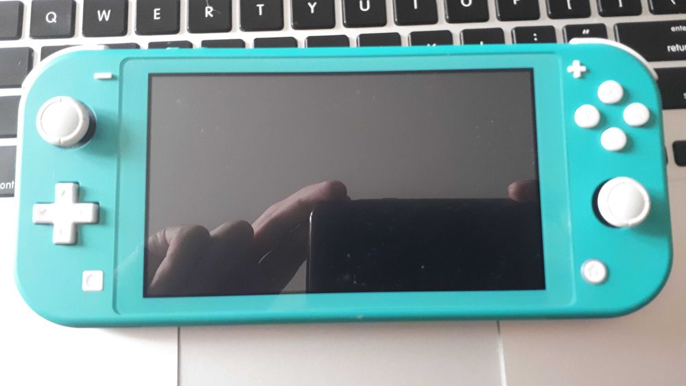 Switch Lite (em excelente estado e com garantia)