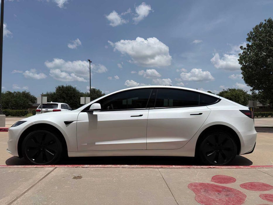 Tesla Model 3      2026