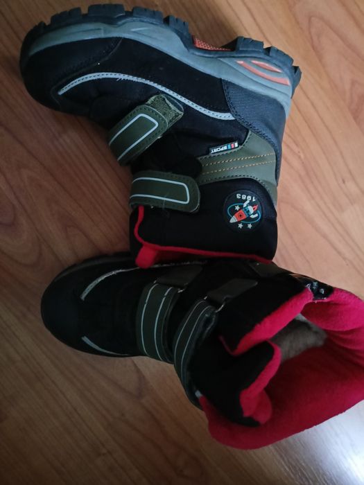 Чоботи ботинки сапоги.