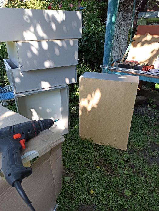 меблі ремонтую та заміна фасадів "Дверок"фурнітури*шкафи*тумбочки, пол