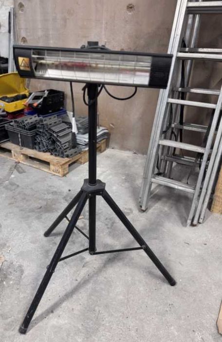 lampa promiennik/grzejnik podczerwieni  NEO Tools ze stojakiem