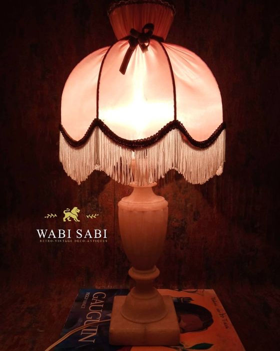 Bonito Candeeiro de mesa Vintage em Marmore