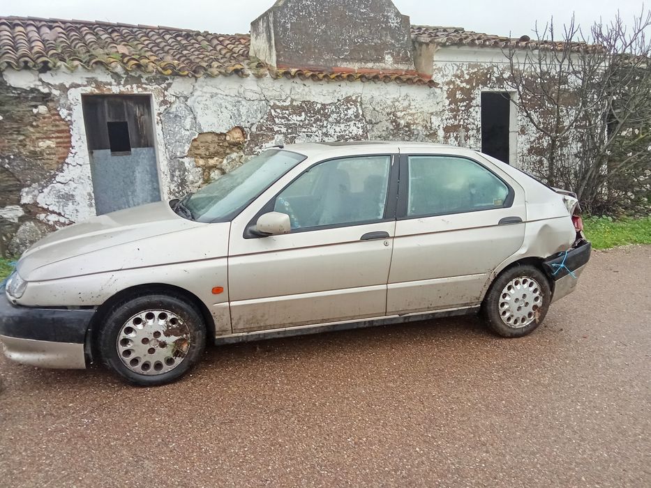 Automóvel com motor na perfeição...