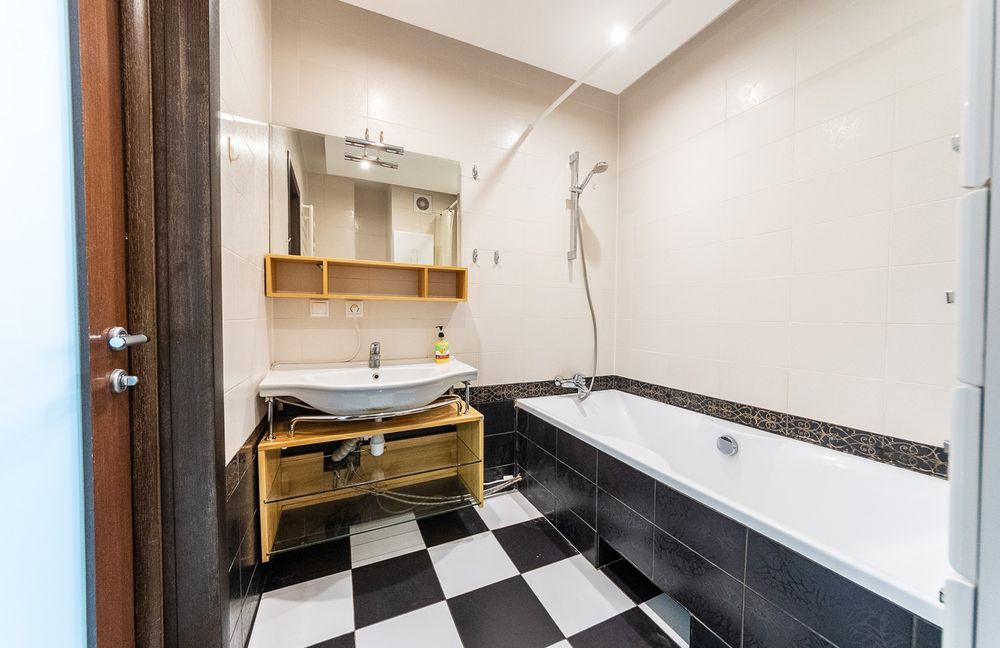 Сучасна кв, Осокорки, Дніпровська набережна 26 , посуточно