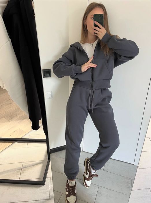 Спортивний костюм жіночий