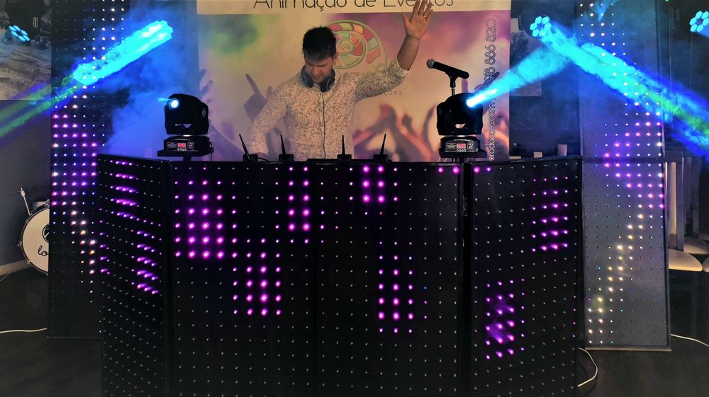 Frente cabine bancada de dj led