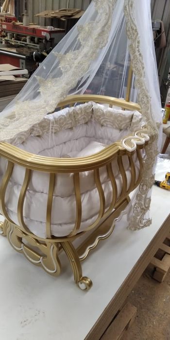 Розкішне дитяче ліжко, колиска, люлька. Колыбель, кроватка
