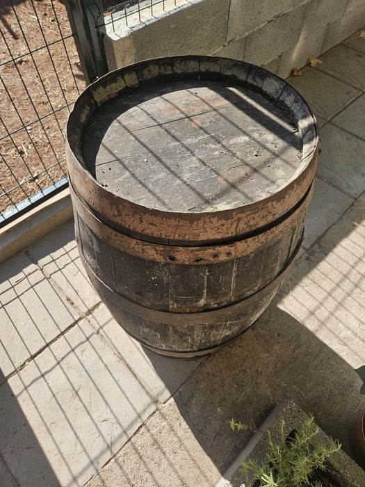 Barril/ pipa  de madeira