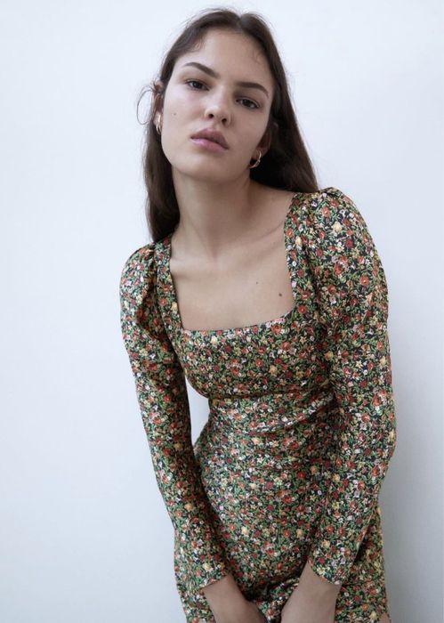 Квіткова сукня Zara, розмір М, довжина міді
