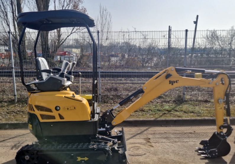 minikoparka 1.8t 2026r skrętne ramie 2cyl diesel
