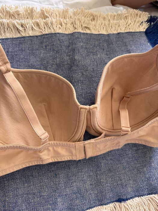 Бюстгальтер Wonderbra чорний і бежевий