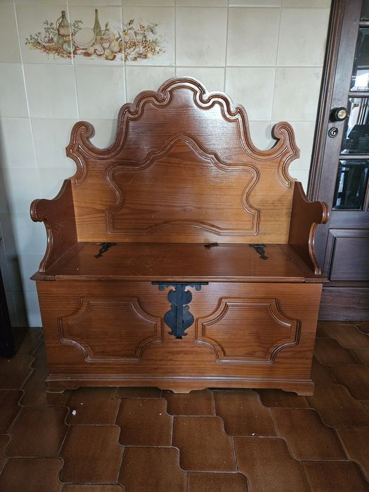 Arquibanco de madeira