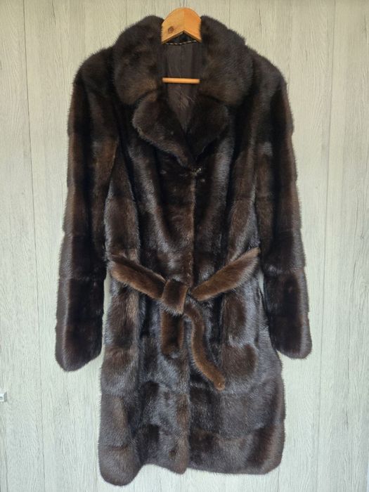 Красивая норковая шуба