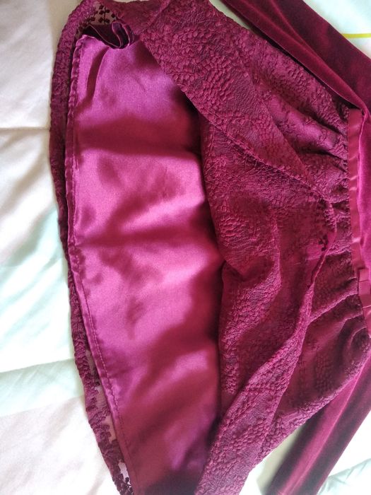 Vestido Novo nunca usado Bordeaux(portes incluídos)