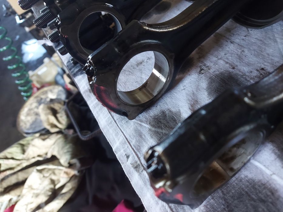 Поршні Шатуни Рено Мастер Трафік Спрінтер Лагуна Еспейс 2.2 -2.3 -2.5