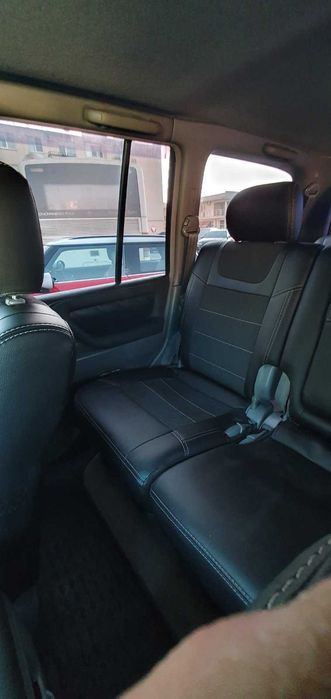 Toyota Land Cruiser 100