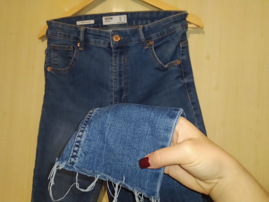 Продам женские джинсы