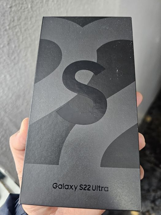 Samsung galaxy S22 ultra..256/12gb