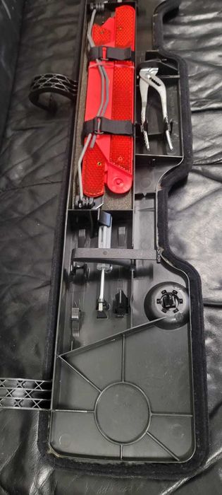 Narzędzia trójkąt zestaw BMW E39 kombi touring przedlift