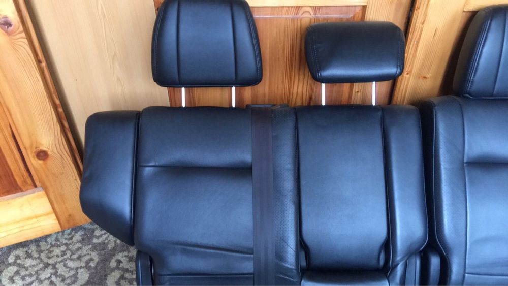 Задній ряд сидіннь Мітсубісі Паджеро Вагон Mitsubishi Pajero Wagon