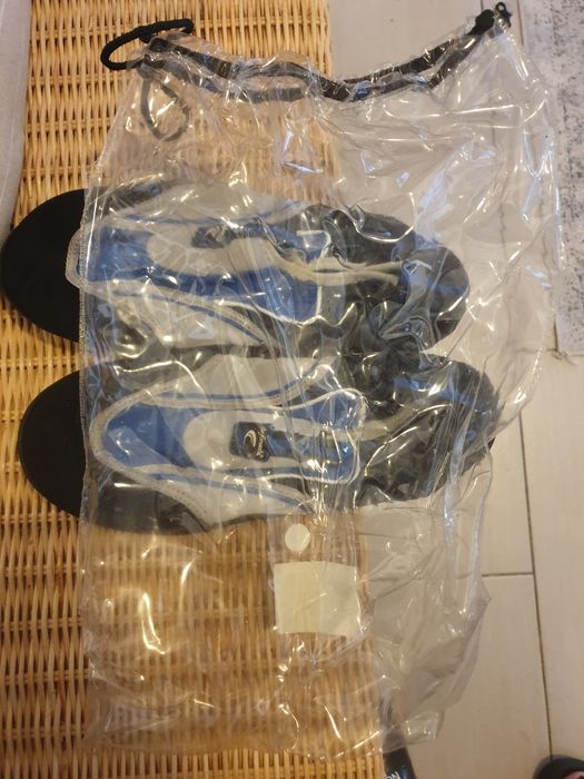 Buty do pływania 43 z Ameryki Płd.