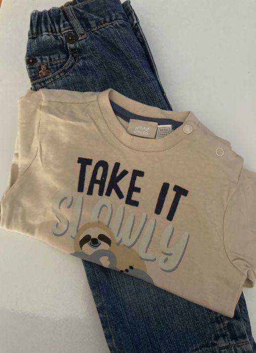 Conjunto Calças GAP e T-shirt Chicco - Tamanho 12 / 18 meses