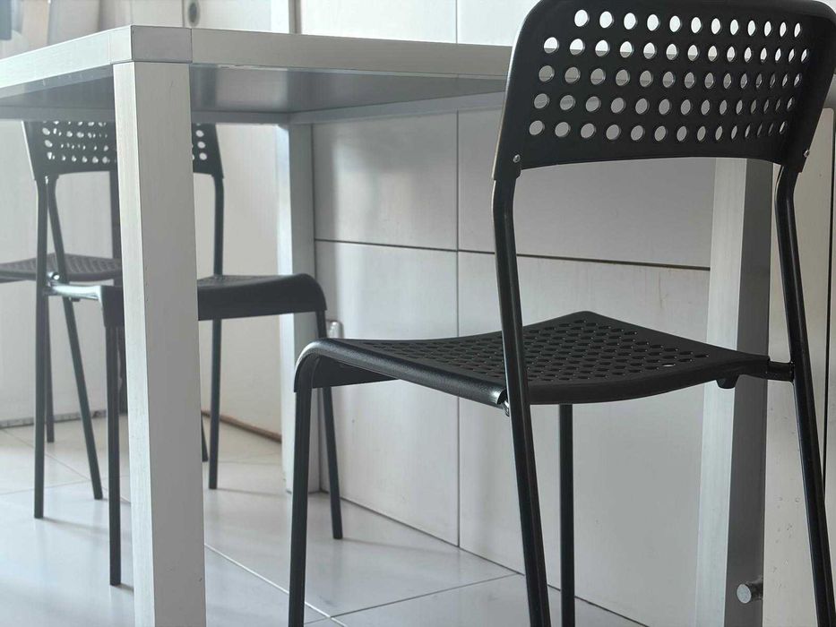 Mesa de cozinha + 4 cadeiras