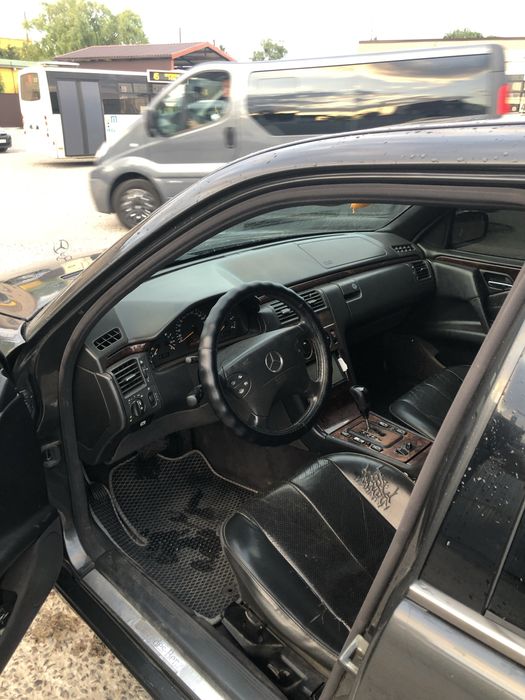 Продам мерседес W210 3.2 дизель