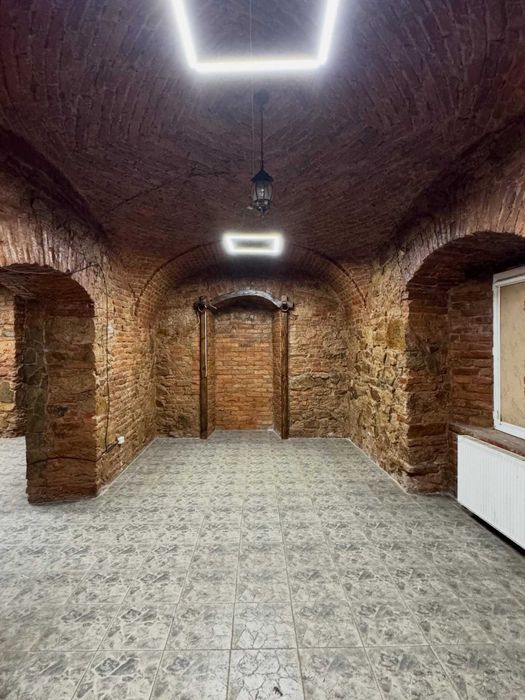 Оренда комерційного приміщення в центрі міста