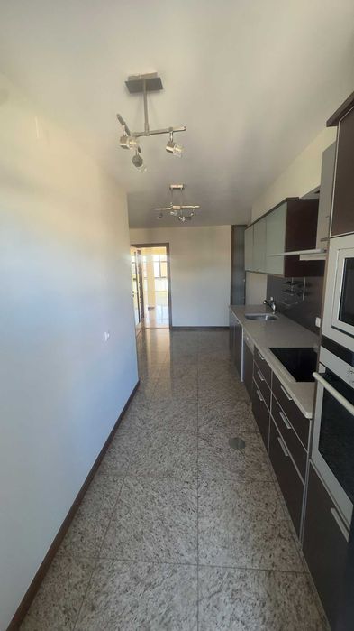 T3 na Póvoa de Varzim | Excelentes áreas, arrumos e localização central | Ideal para famílias ou empresas