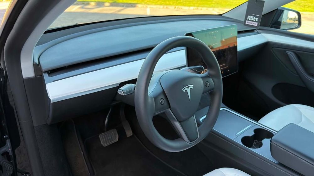 Tesla Model Y — fotografia 7