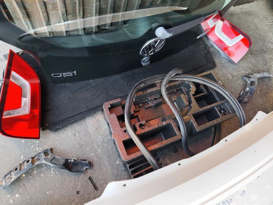 VW UP MALA PARA CHOQUES FAROLIM - TC030