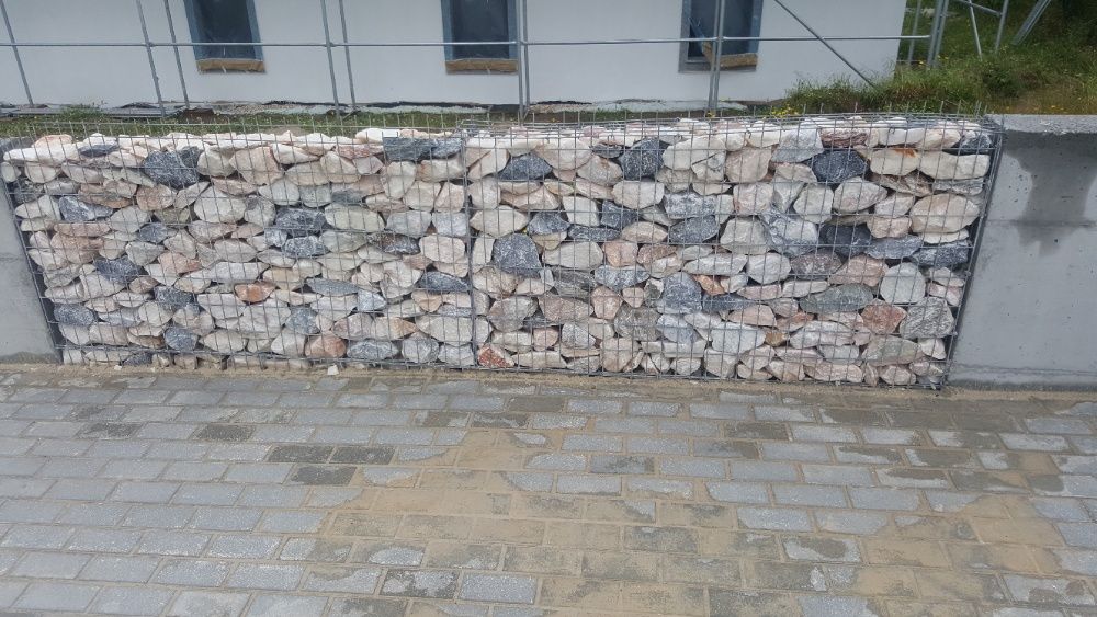 Gaviões, laje de pedra rustica