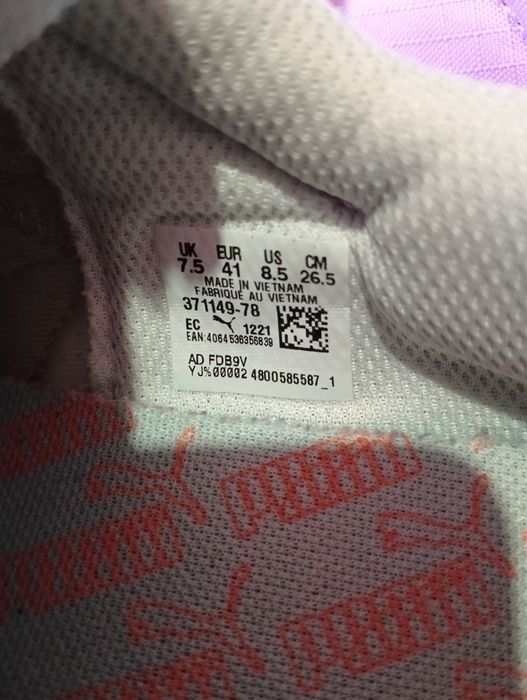 Кросівки Puma 41 розмір білі з рожевими та зеленими вставками
