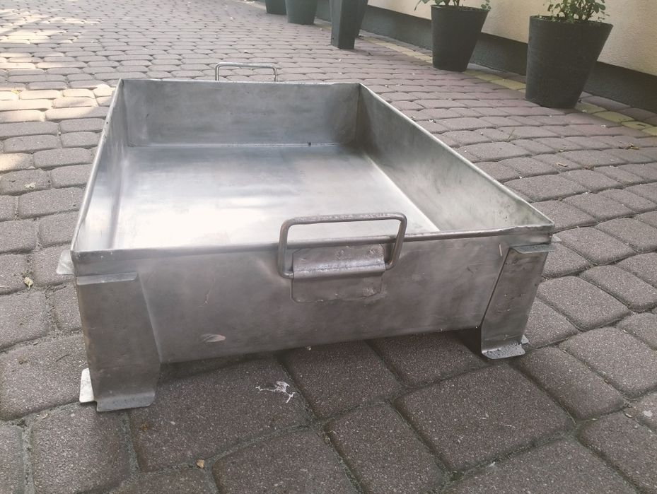 Pojemnik ze stali nierdzewnej