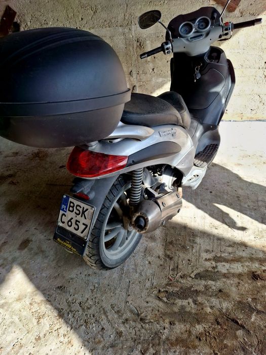 Skuter Piaggio Beverly. 125