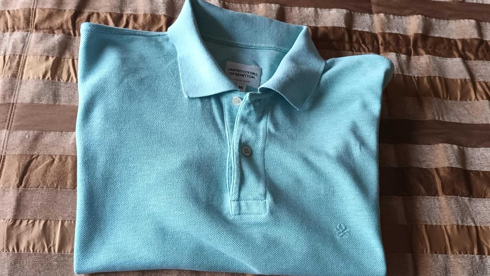 Polo verde água da Benetton