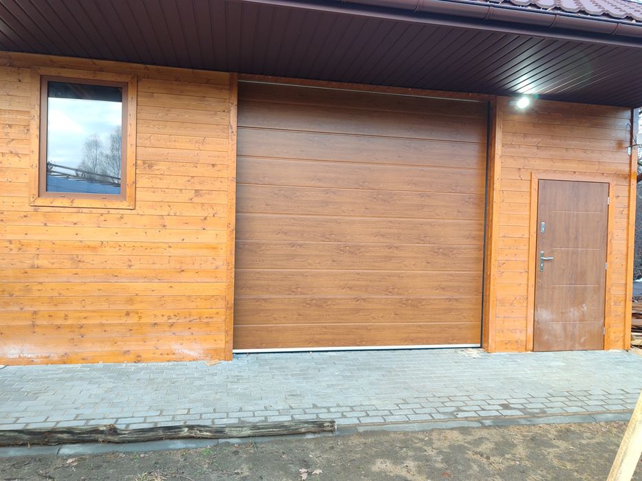 Brama garażowa 2500 x 2400 , Orzech,