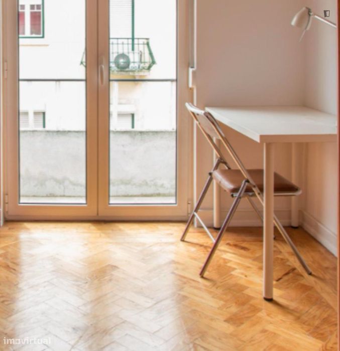 Quarto - localizado em Entrecampos Lisbon