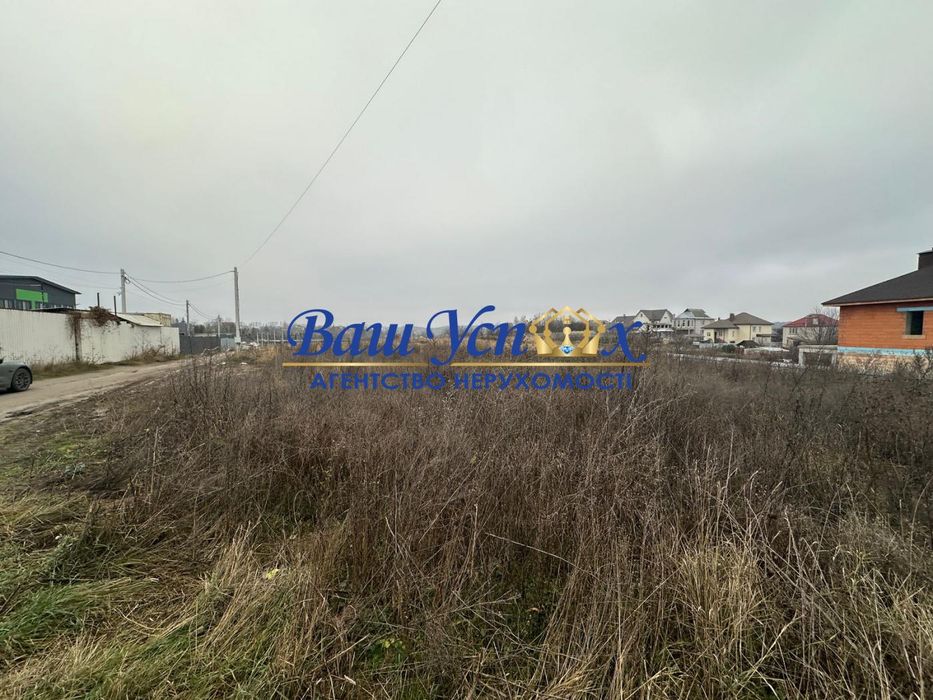 Продажа земли под строительство  село Лесники -  Хотов .