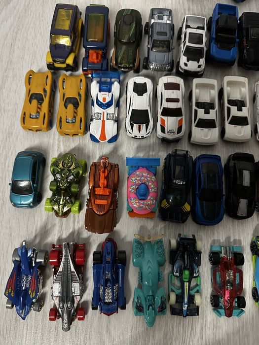 Машинки Hot Wheels монстртрак