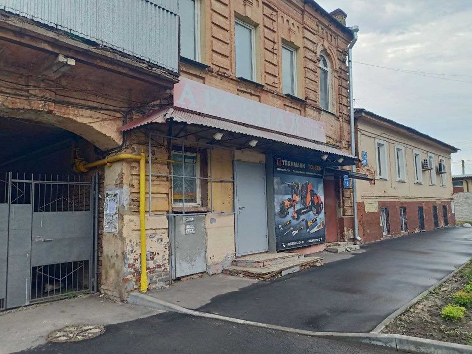 Под офис или магазин н/ф возле метро Центральный рынок. Отдельный вход