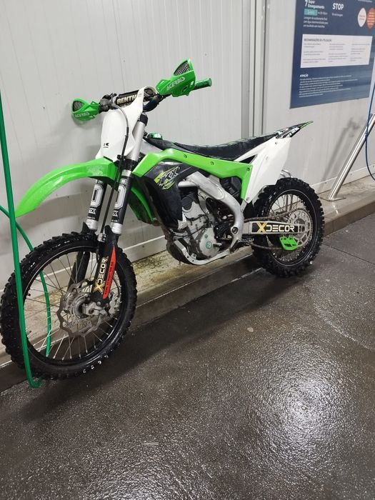 Kawasaki KX 250cc   
4t 
Ano 2018
Revisões feitas em 5 em  de